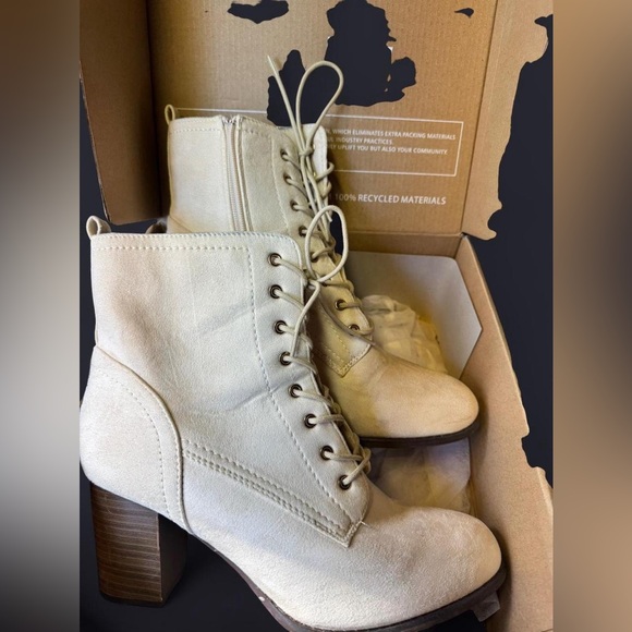 Journee Collection Shoes - Journee Collection Baylor Block Heel Ankle Boot, Size 11, Bone